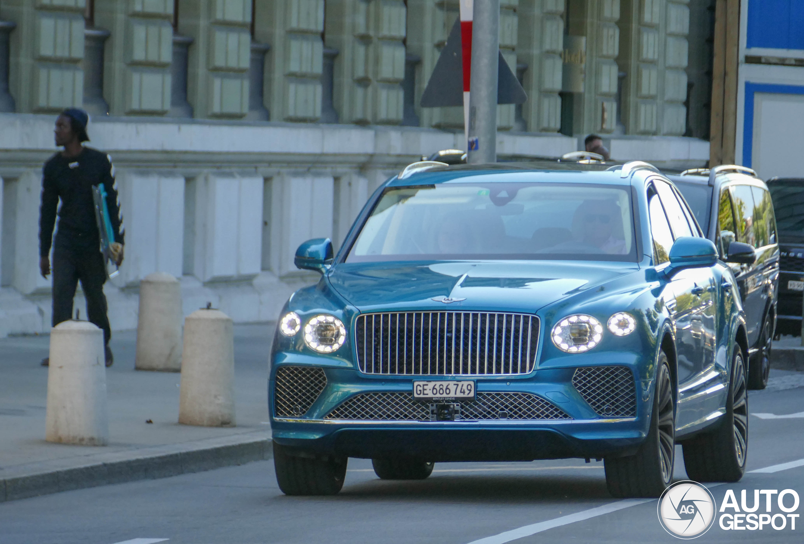 Deze eigenaar bewijst dat luxeauto's best mogen opvallen!