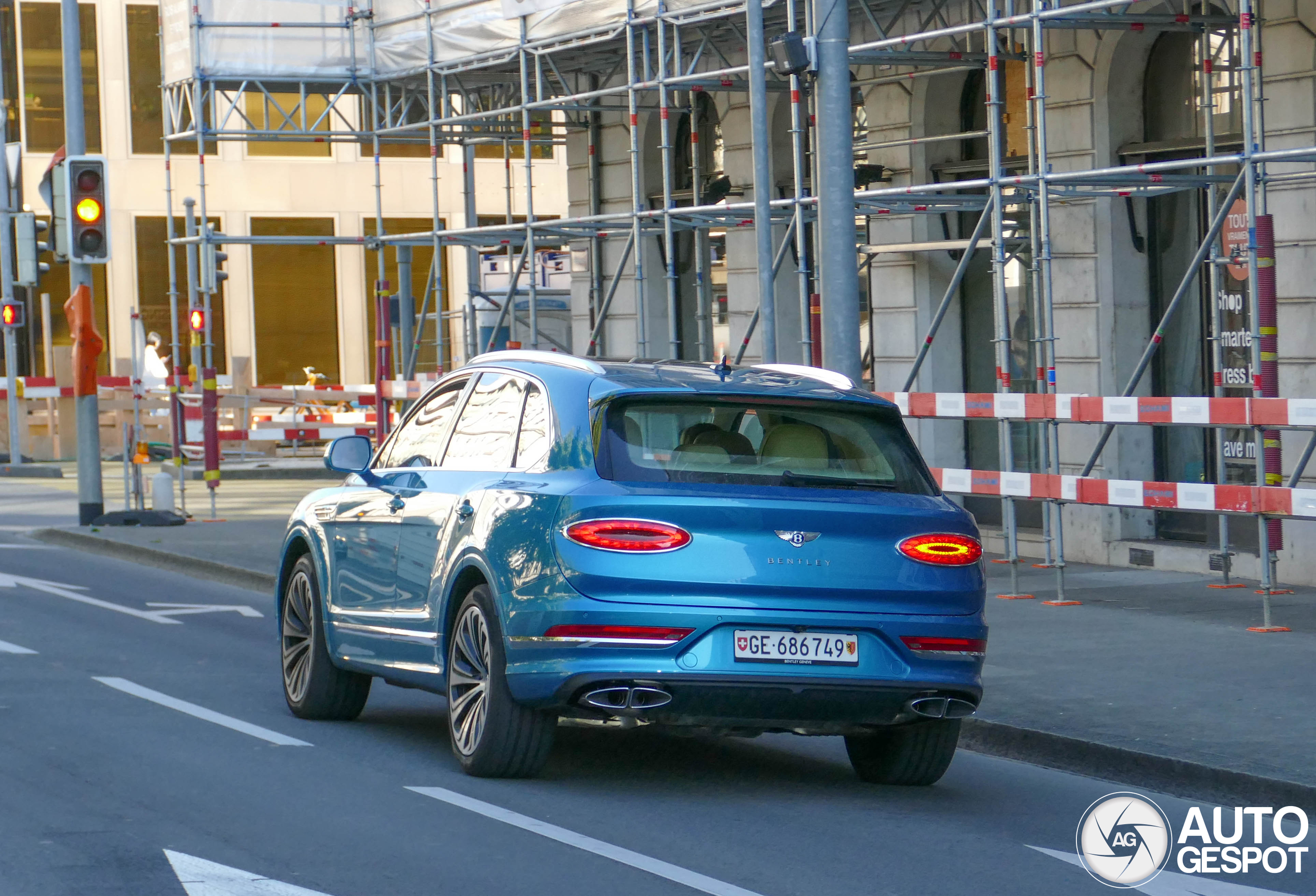 Deze eigenaar bewijst dat luxeauto's best mogen opvallen!