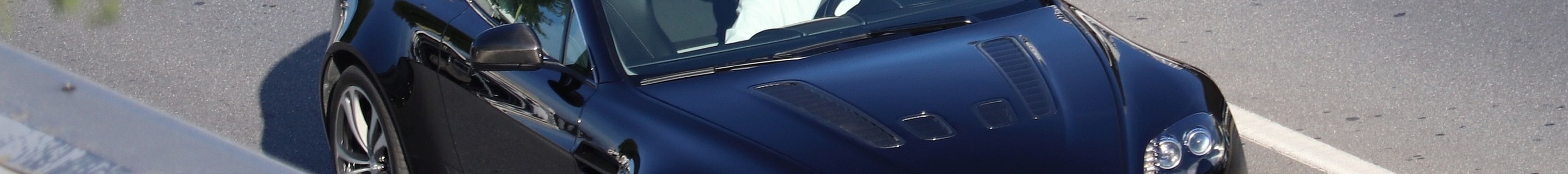 Aston Martin V12 Vantage