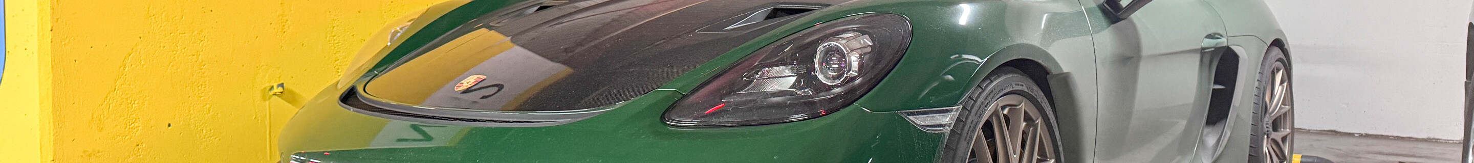 Porsche 718 Cayman GT4 RS Weissach Package