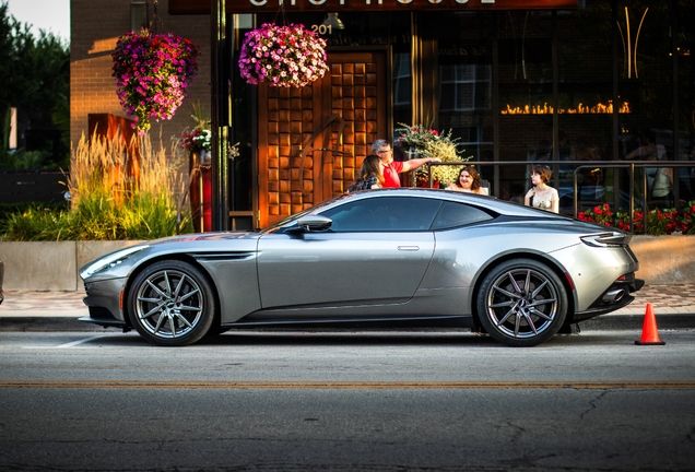 Aston Martin DB11 V8