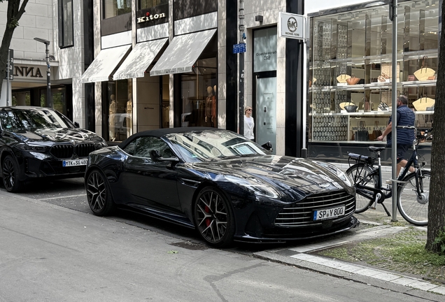 Aston Martin DB12 Volante