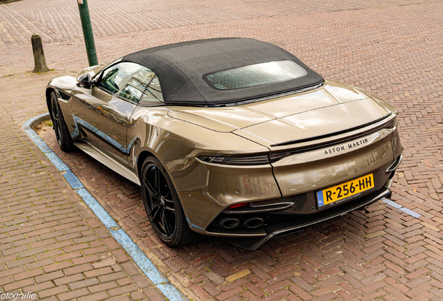 Aston Martin DBS Superleggera Volante