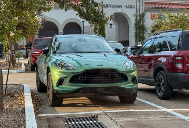 Aston Martin DBX