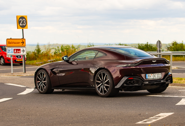 Aston Martin V8 Vantage 2018