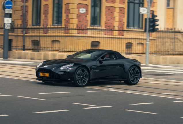 Aston Martin V8 Vantage Roadster 2025
