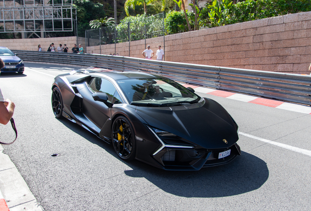 Lamborghini Revuelto
