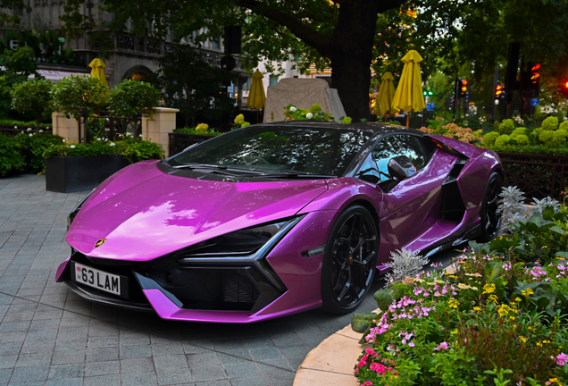 Lamborghini Revuelto