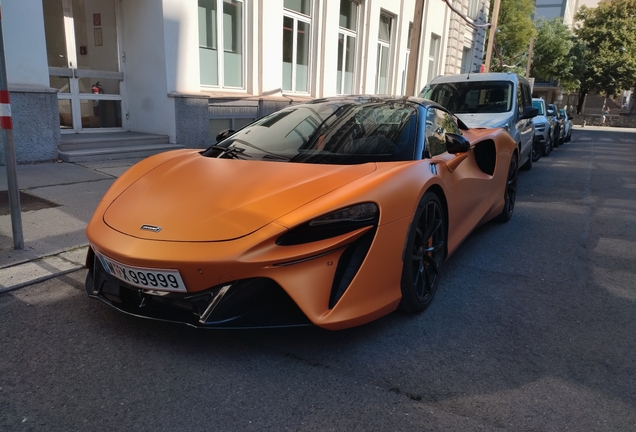 McLaren Artura Spider