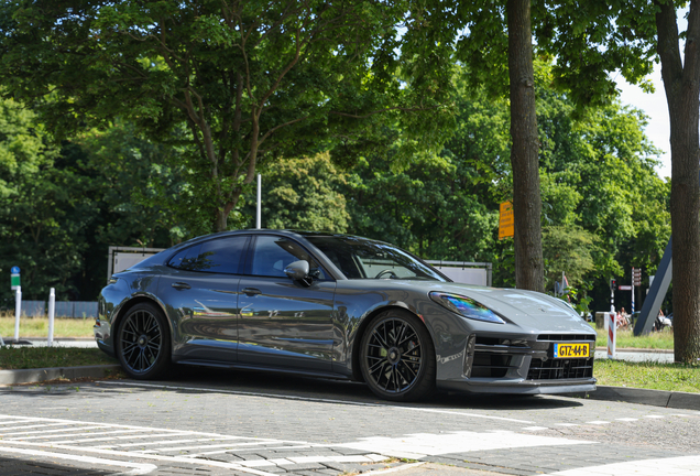 Porsche 972 Panamera Turbo S E-Hybrid
