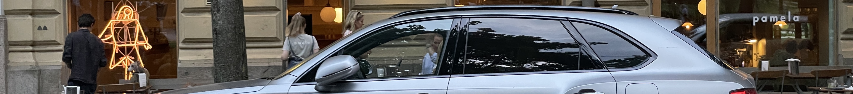 Bentley Bentayga Hybrid