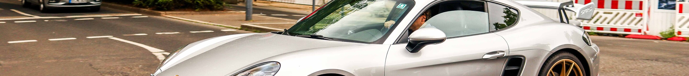 Porsche 718 Cayman S