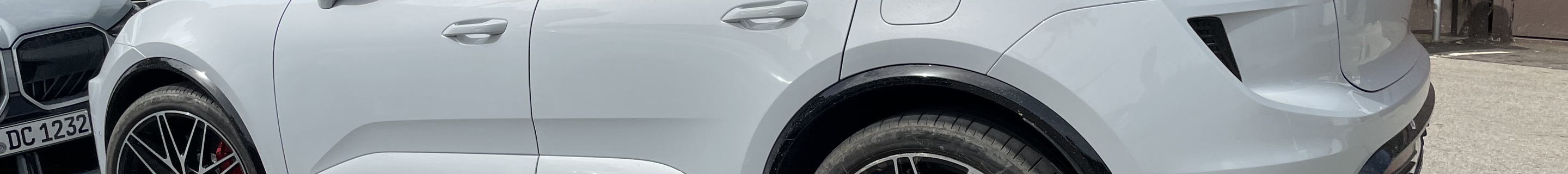 Porsche Macan EV Turbo