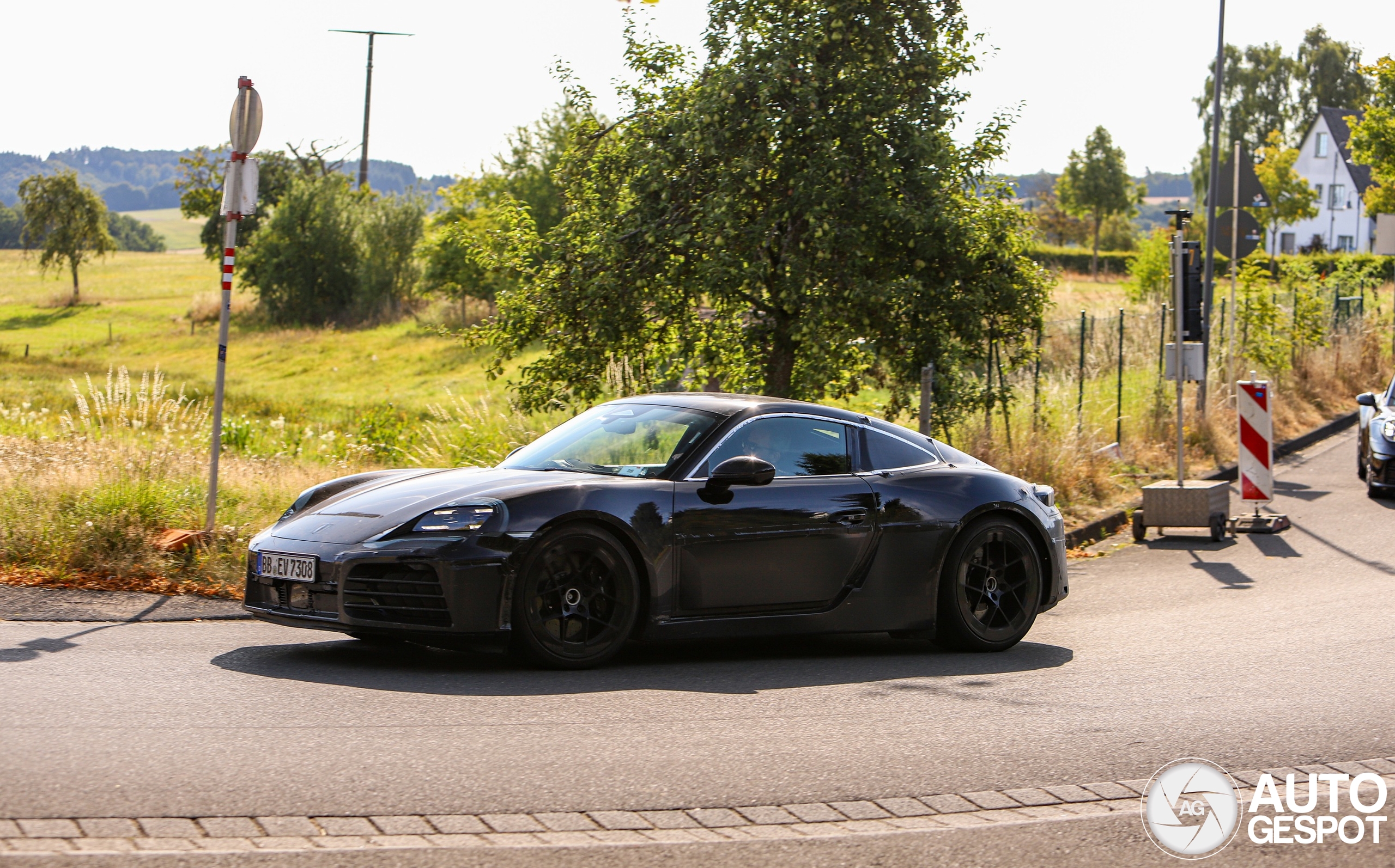 Porsche 718 Cayman EV