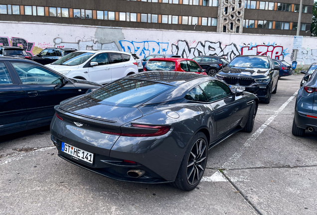 Aston Martin DB11 V8