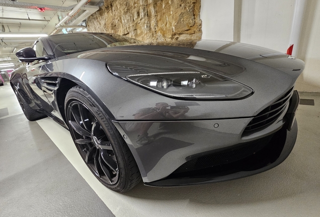 Aston Martin DB11 V8