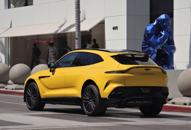 Aston Martin DBX707