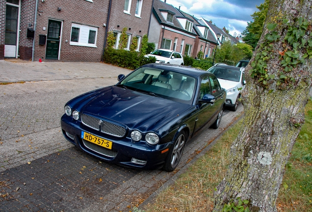 Jaguar XJR Portfolio