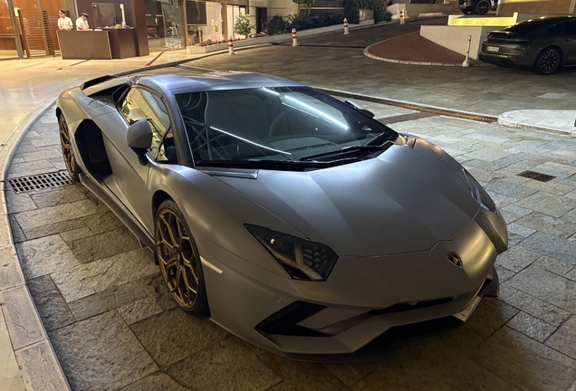 Lamborghini Aventador LP780-4 Ultimae Roadster