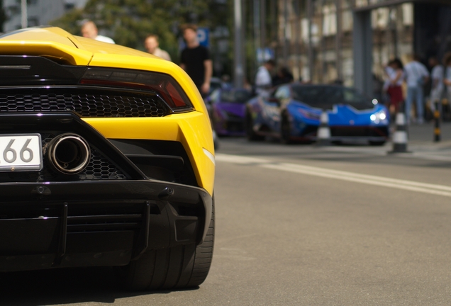 Lamborghini Huracán LP640-4 EVO Spyder