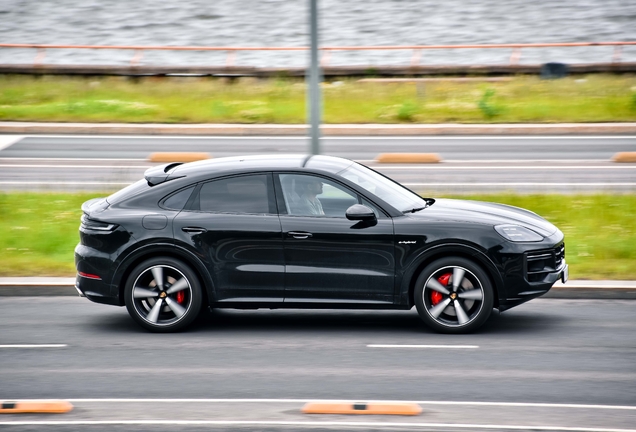 Porsche Cayenne Coupé Turbo E-Hybrid