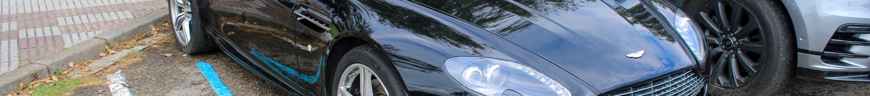 Aston Martin V8 Vantage N400 Roadster