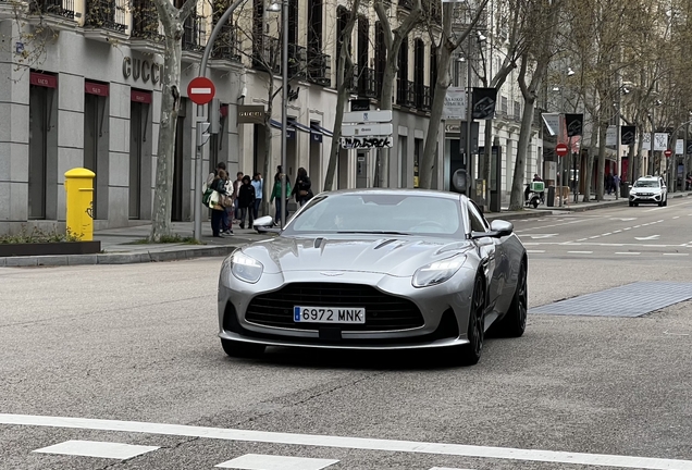 Aston Martin DB12