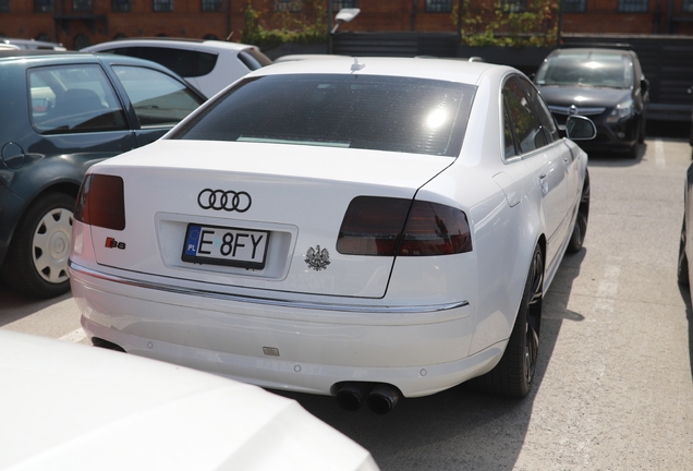Audi S8 D3