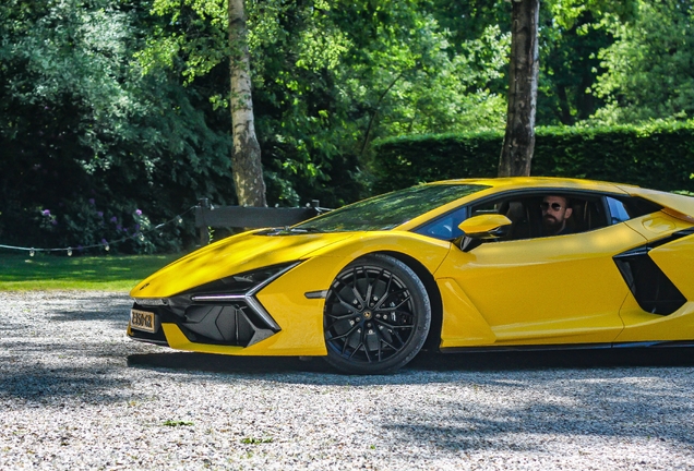 Lamborghini Revuelto