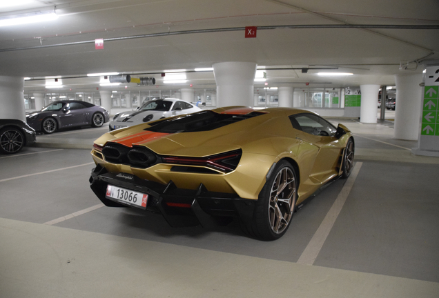 Lamborghini Revuelto