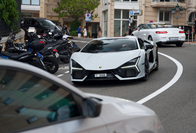 Lamborghini Revuelto