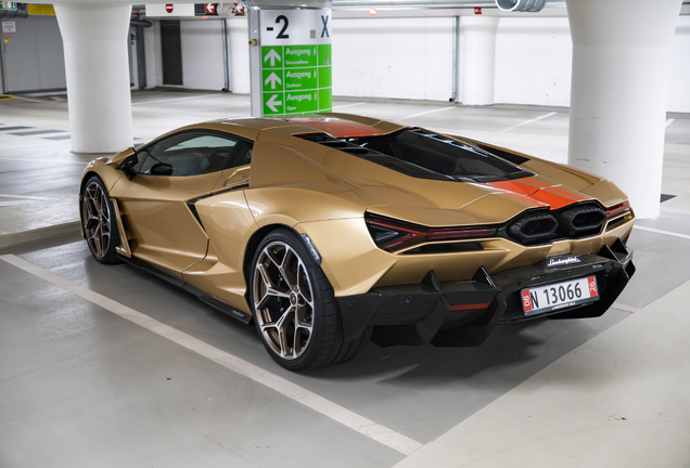 Lamborghini Revuelto