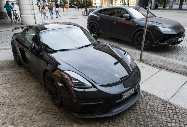 Porsche 718 Cayman GT4