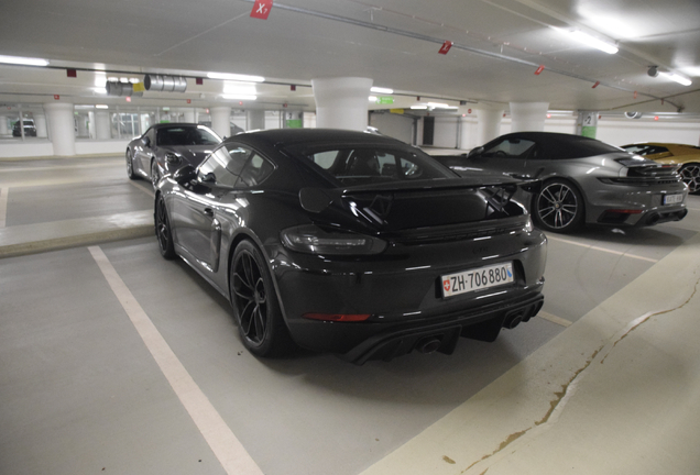 Porsche 718 Cayman GT4