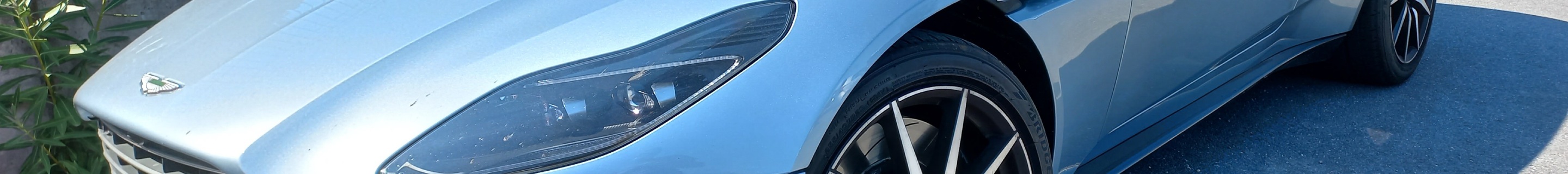 Aston Martin DB11 AMR