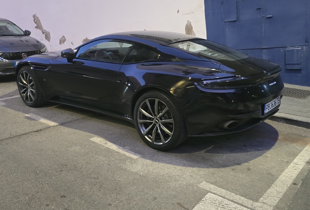 Aston Martin DB11