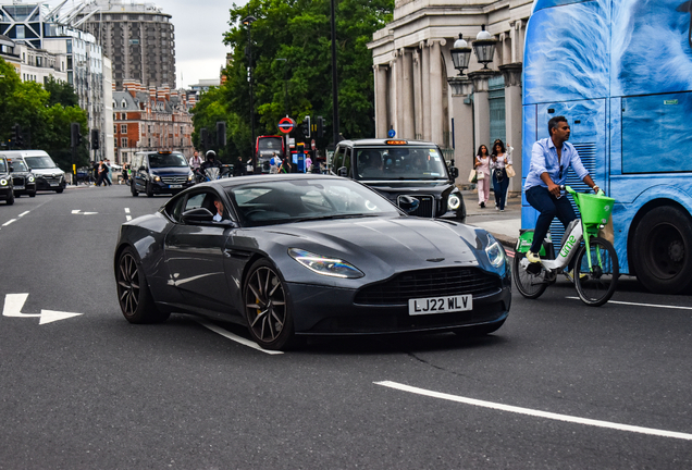 Aston Martin DB11 V8