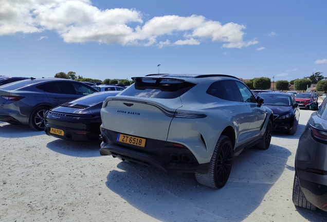 Aston Martin DBX707