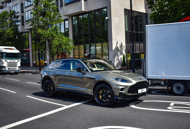 Aston Martin DBX707