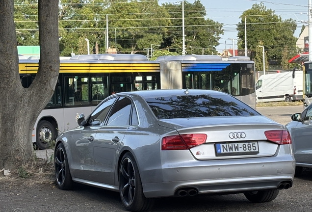Audi S8 D4
