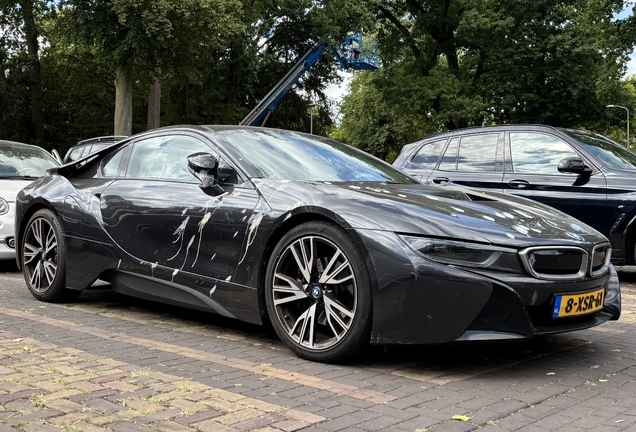 BMW i8