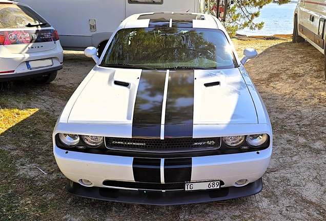 Dodge Challenger SRT-8 392