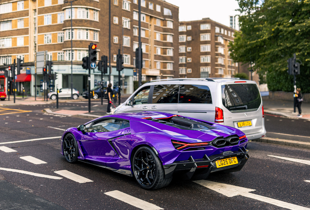 Lamborghini Revuelto