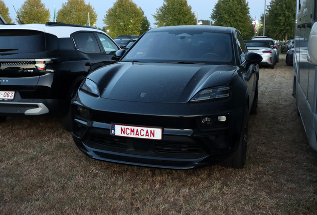 Porsche Macan EV Turbo