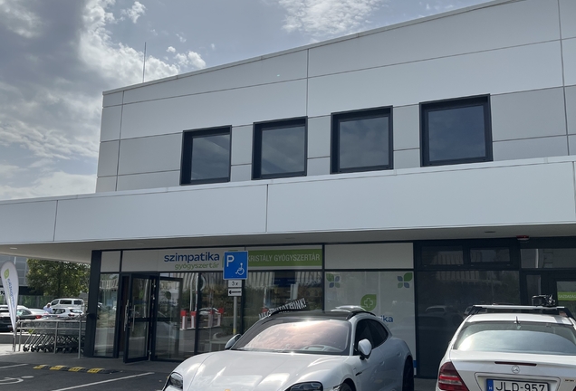 Porsche Taycan GTS Sport Turismo