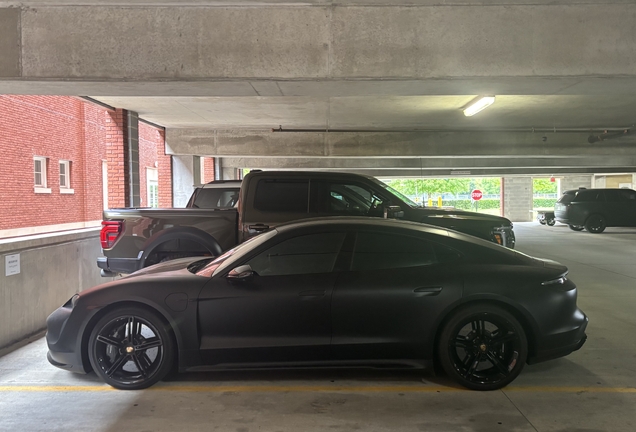 Porsche Taycan Turbo S