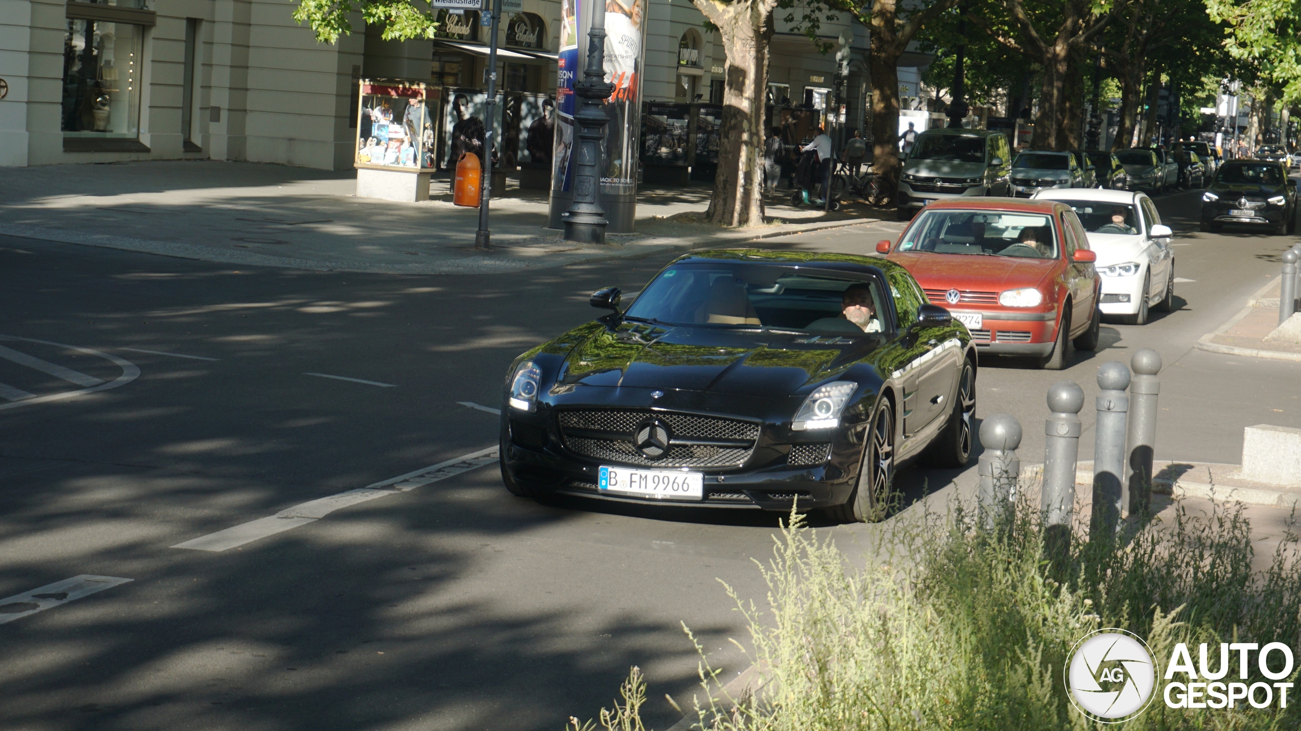 Mercedes-Benz SLS AMG