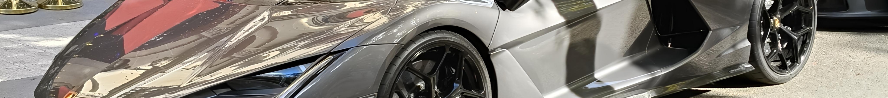 Lamborghini Revuelto