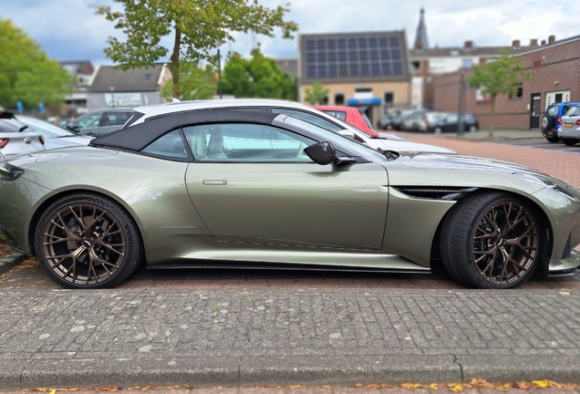 Aston Martin DB12 Volante