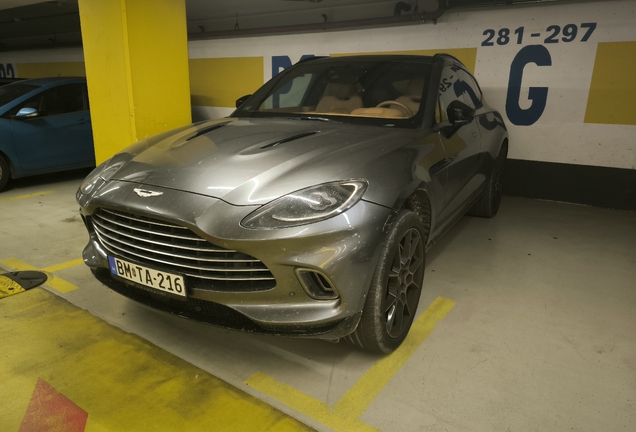 Aston Martin DBX